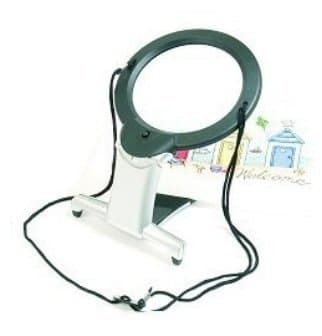 HAND Two in 1 Illuminated Free Magnifier