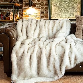 BATTILO HOME Faux Fur Throw Blanket Large White 150x200cm Luxury Fuzzy Warm Cozy Fluffy Fur Blanket for Bed, Sofa, Couch Home Decor