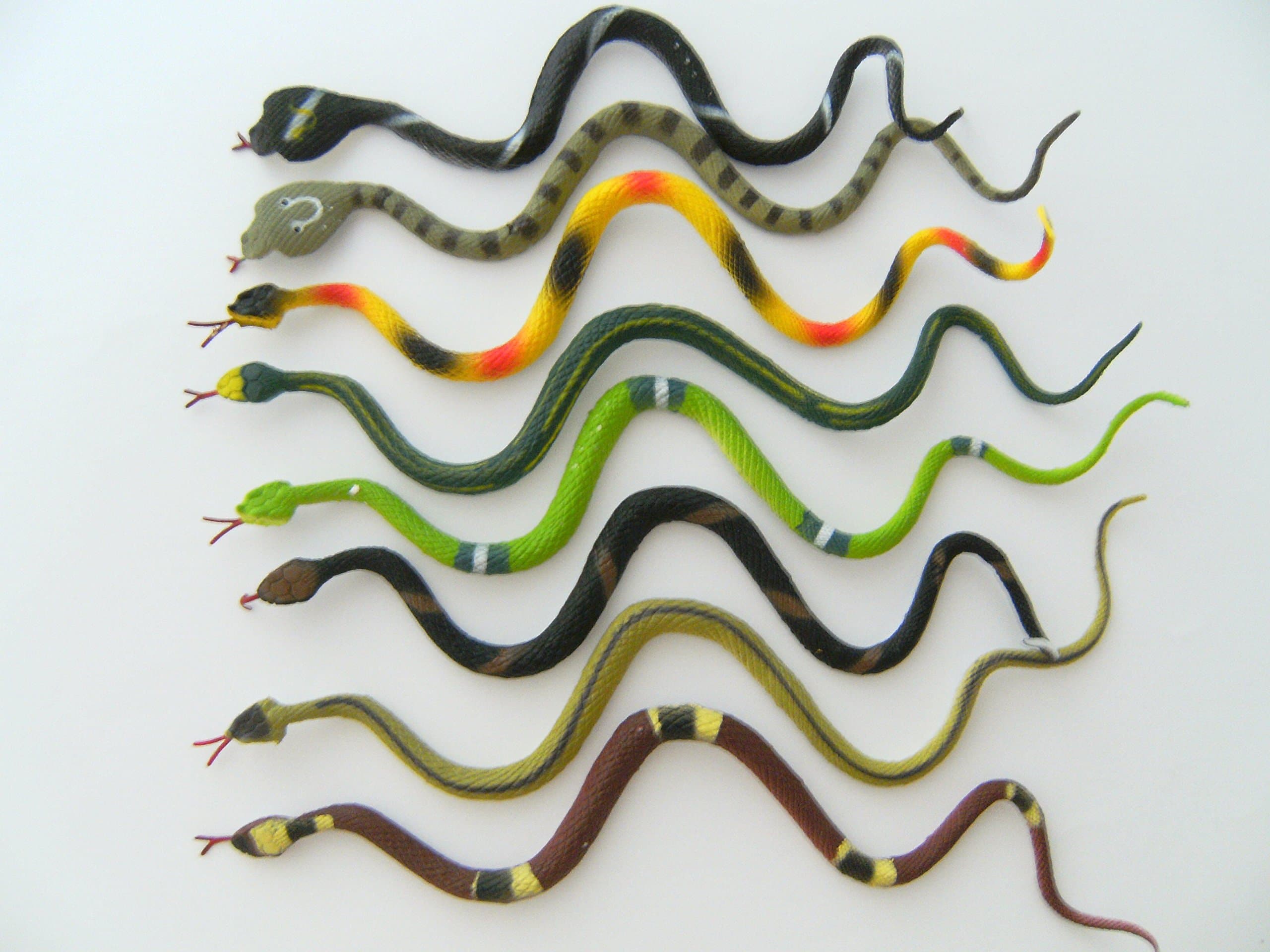 Rubber Snakes 26cm - 1 Design Sent at Random